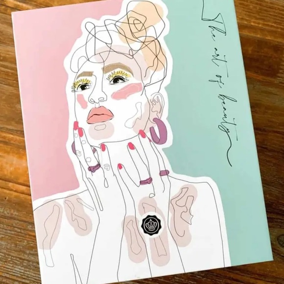 LIMITED EDITION ‘The Art Of Beauty’ Keepsake GLOSSYBOX - Picture 7 of 7